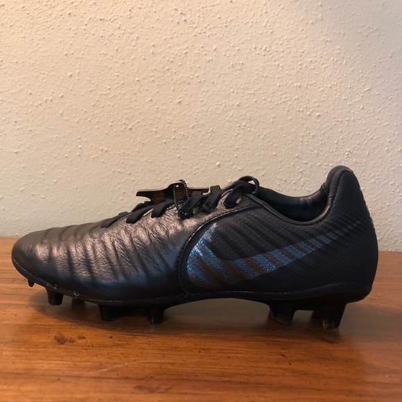 youth size 7 soccer cleats